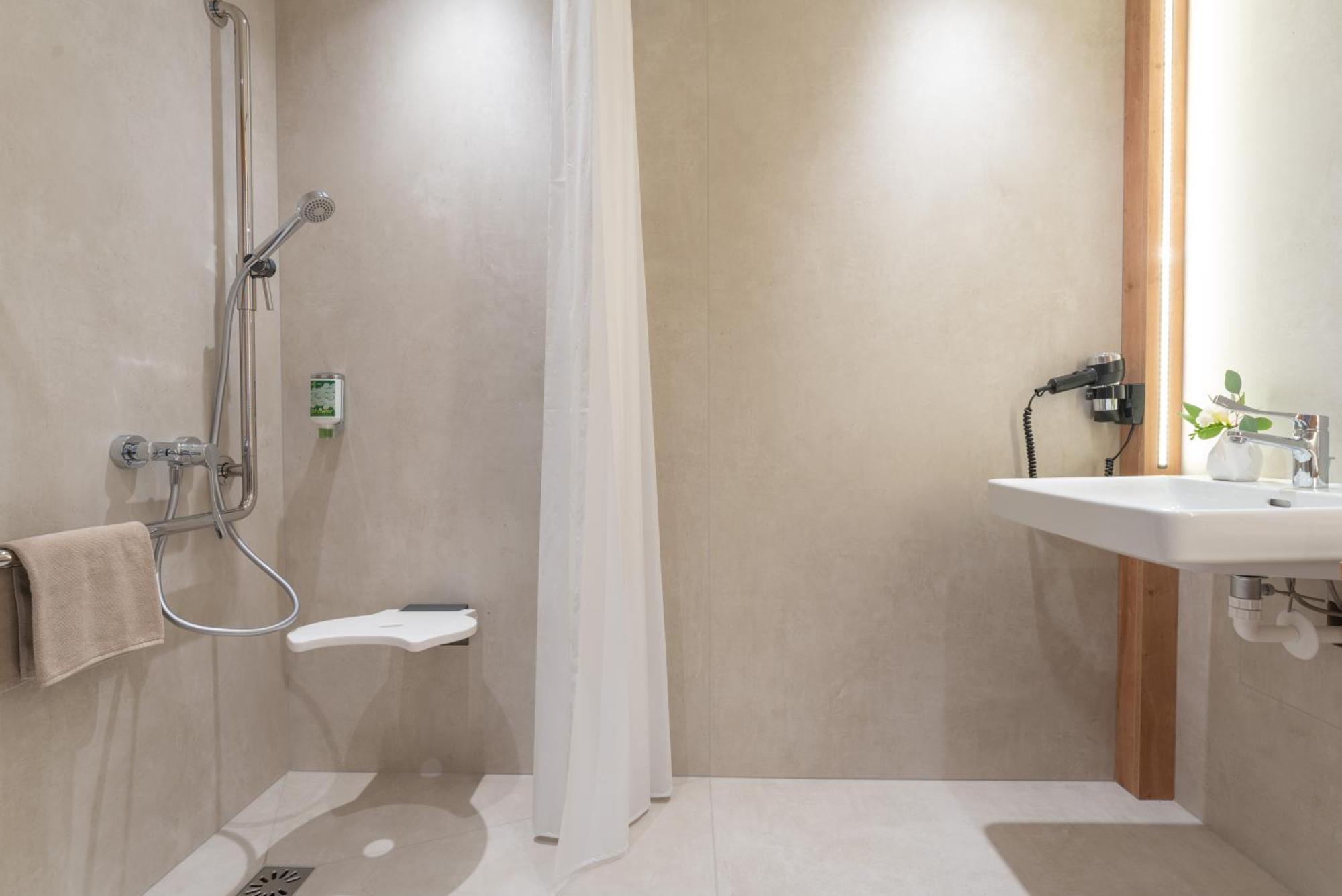 Eee Hotel Eberstalzell ภายนอก รูปภาพ